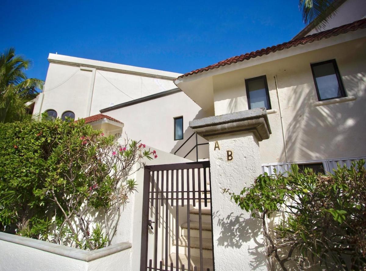 Cozy Loft With Pool, One Block From The Beach! كانكون المظهر الخارجي الصورة