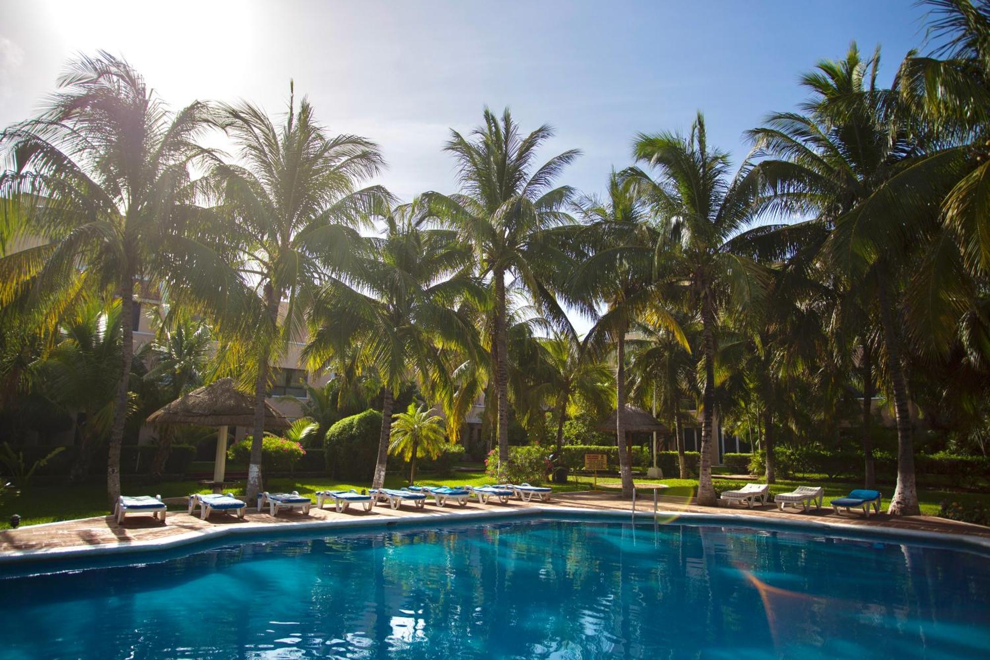 Cozy Loft With Pool, One Block From The Beach! كانكون المظهر الخارجي الصورة